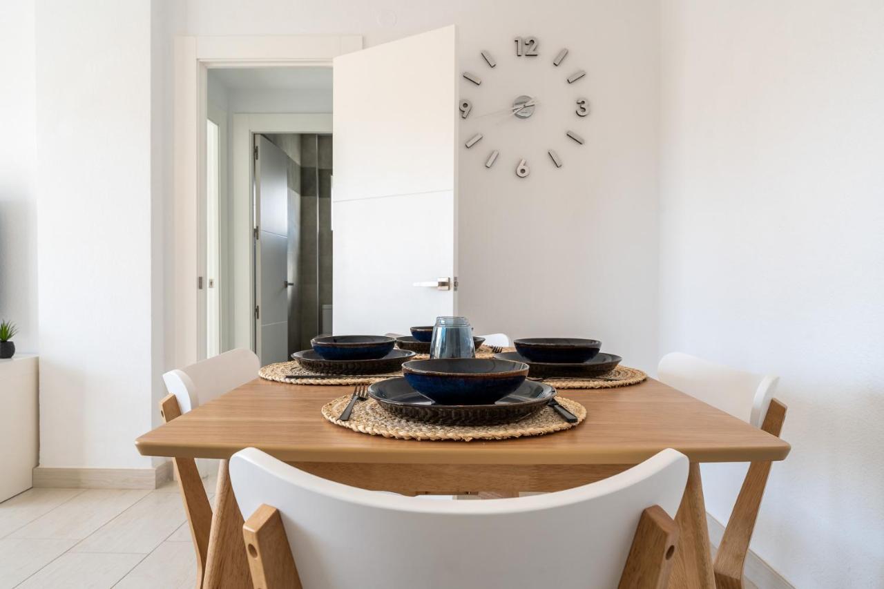 Sea View 2 Bedroom Apartment 2 Min Away From The Beach Torremolinos Buitenkant foto