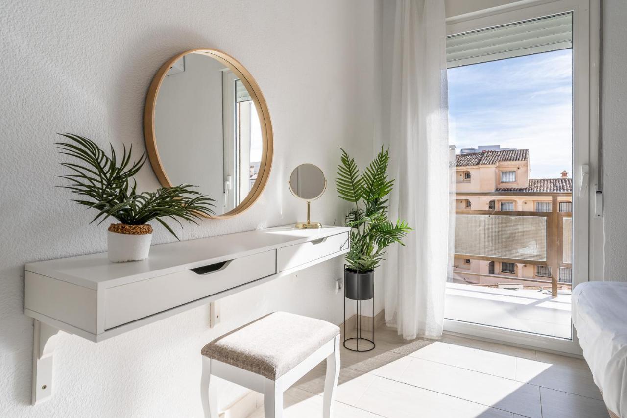 Sea View 2 Bedroom Apartment 2 Min Away From The Beach Torremolinos Buitenkant foto