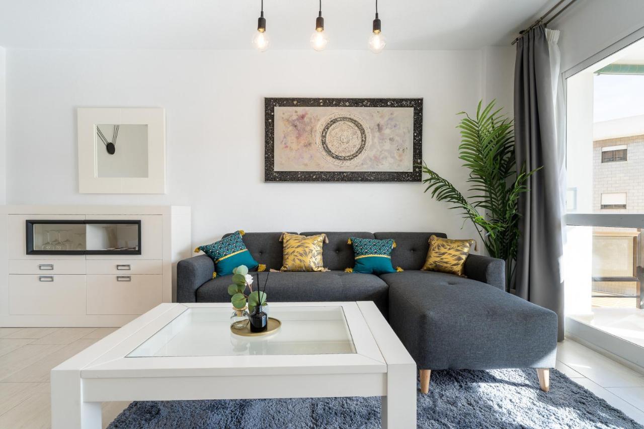 Sea View 2 Bedroom Apartment 2 Min Away From The Beach Torremolinos Buitenkant foto