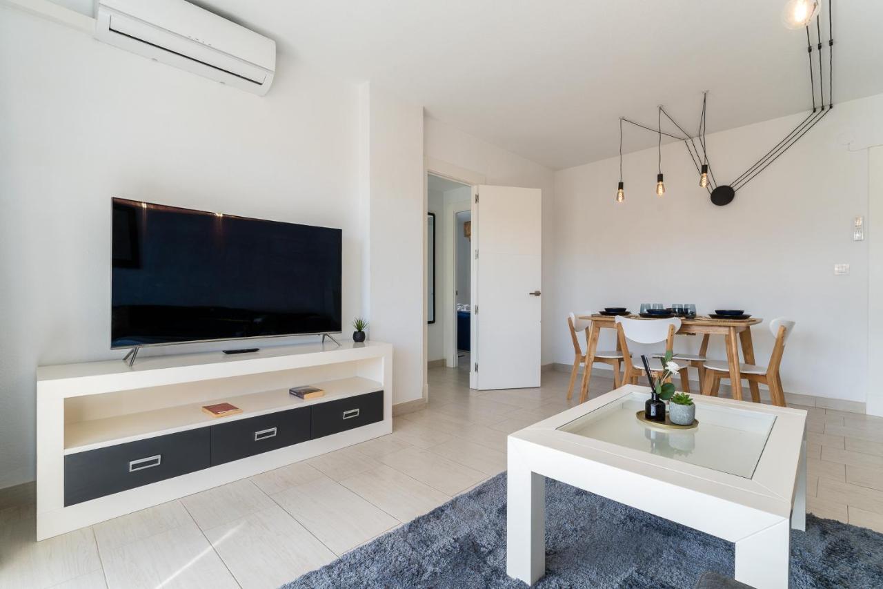 Sea View 2 Bedroom Apartment 2 Min Away From The Beach Torremolinos Buitenkant foto