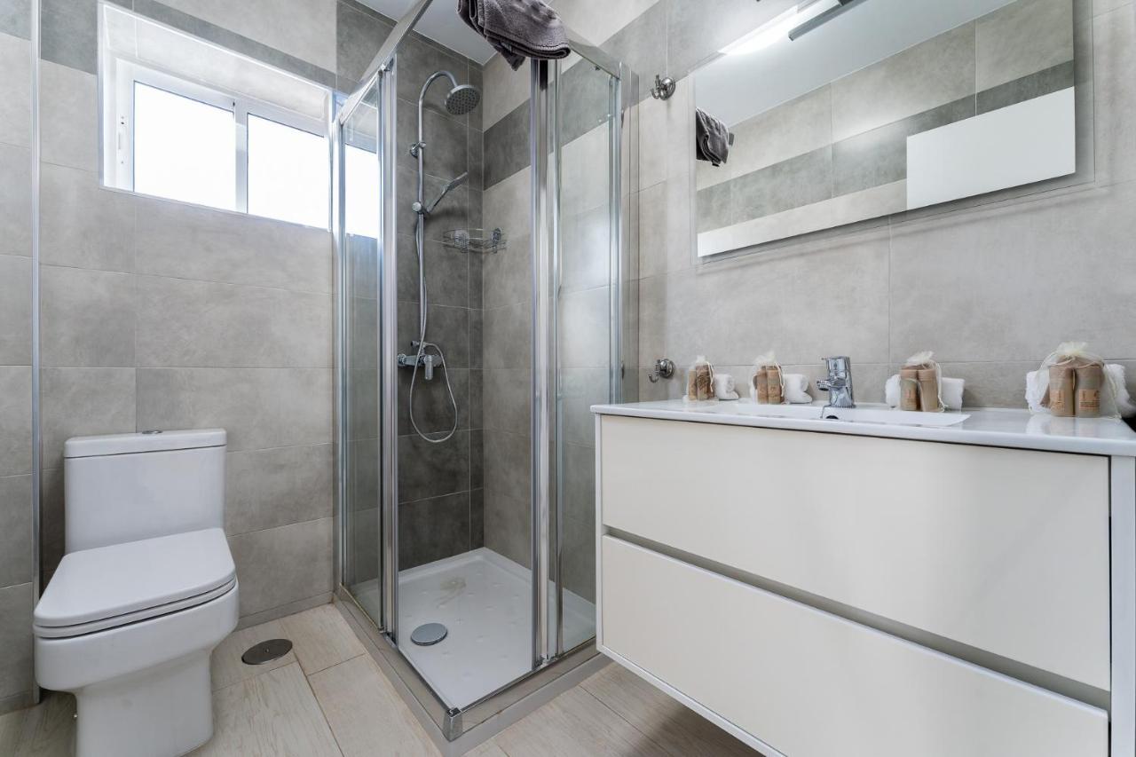 Sea View 2 Bedroom Apartment 2 Min Away From The Beach Torremolinos Buitenkant foto