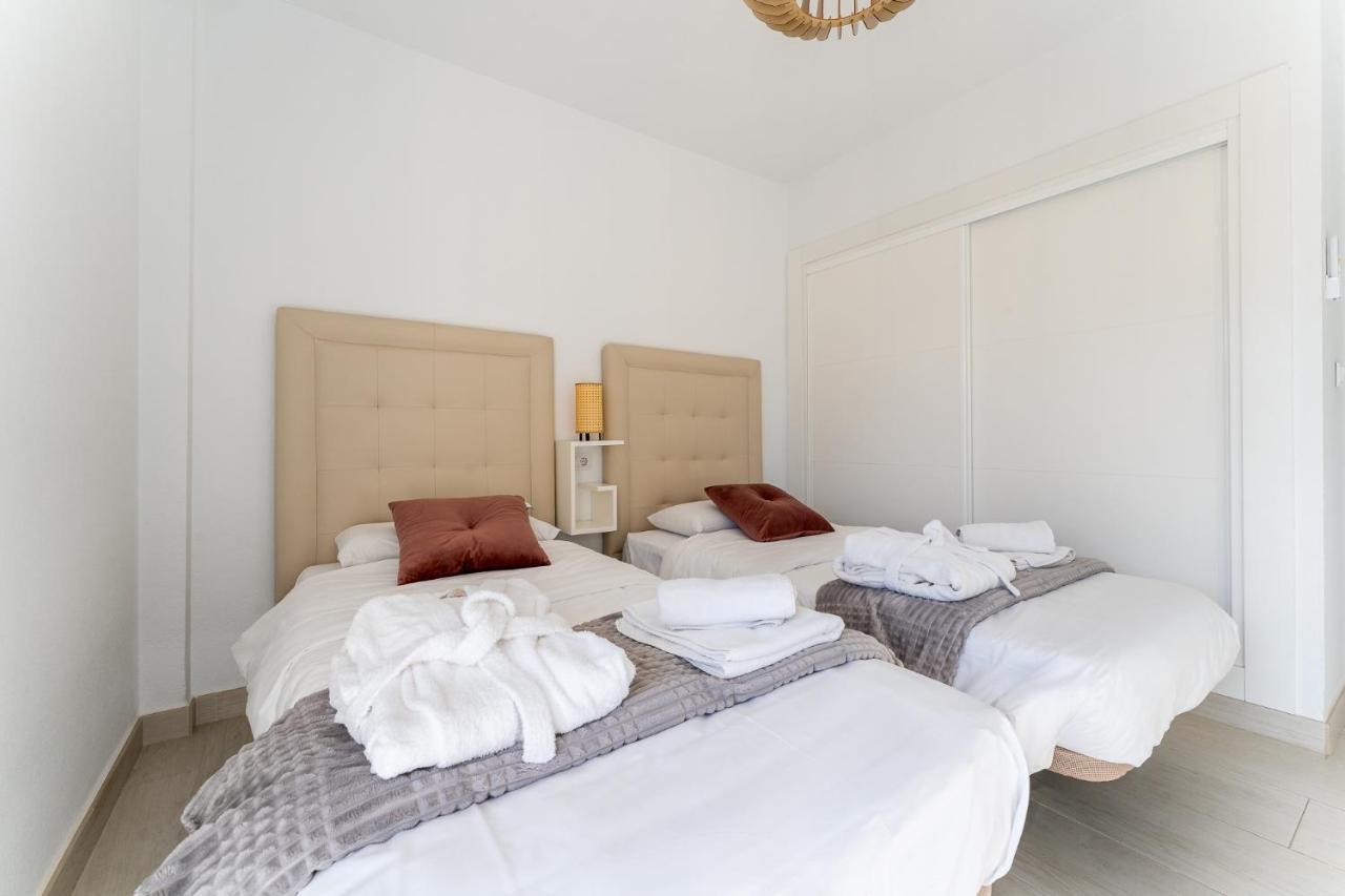 Sea View 2 Bedroom Apartment 2 Min Away From The Beach Torremolinos Buitenkant foto