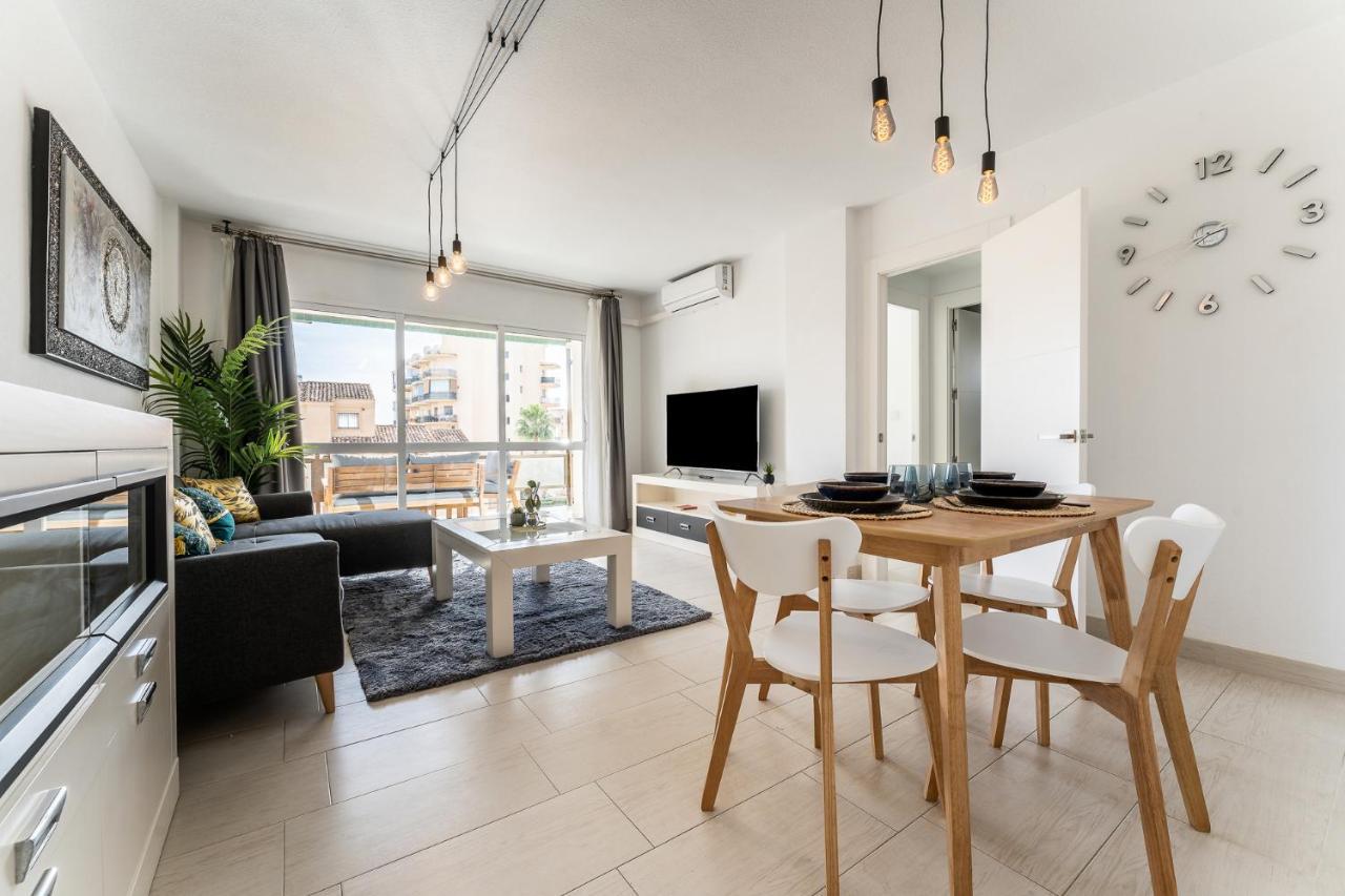 Sea View 2 Bedroom Apartment 2 Min Away From The Beach Torremolinos Buitenkant foto